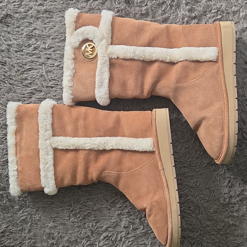 NIB Michael Kors Sz 8 Tan Suede Boots - Picture 6 of 14